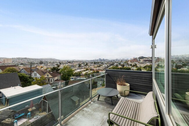 Building Photo - OPEN HOUSE: Saturday (6/20) 4:30pm-5:00pm. Stunning 3-Level Single Family Home with Modern Touche...