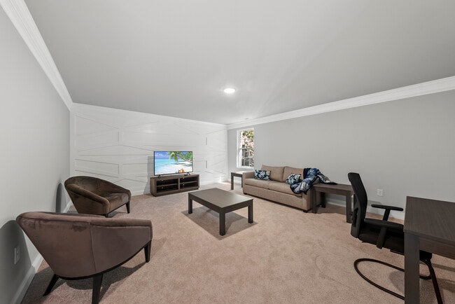 Building Photo - 7218 Sunrise Rd