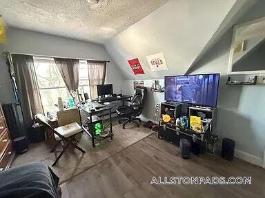 Building Photo - 5 W Sorrento St