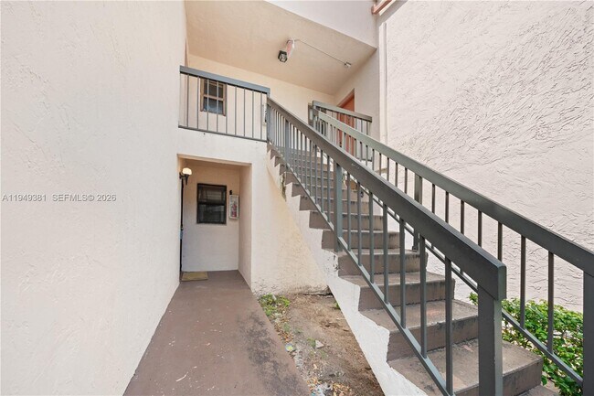 Building Photo - 20905 NE 8th Ct