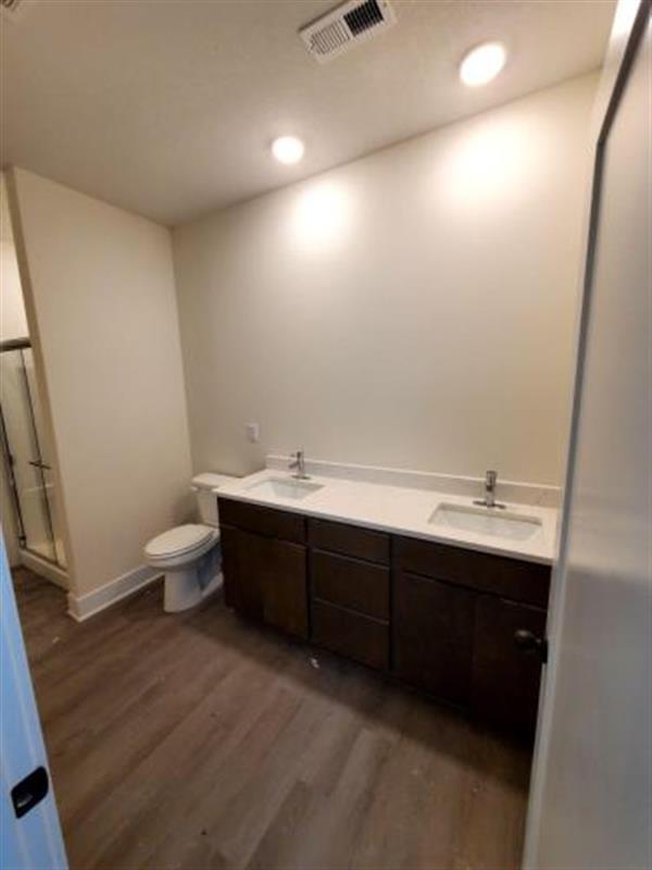 Building Photo - BEAUTIFULHOMES...