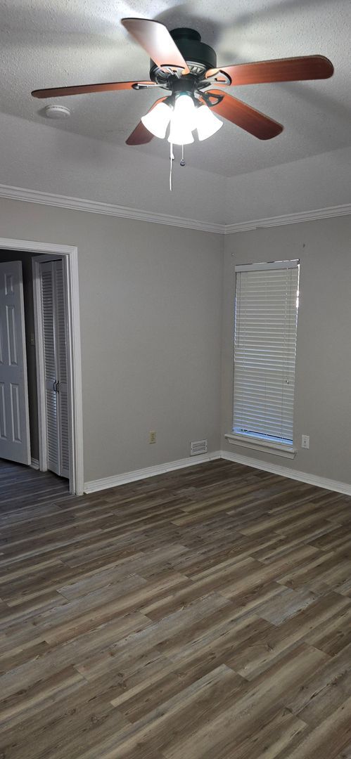 Building Photo - 6213 W Oxbow Loop
