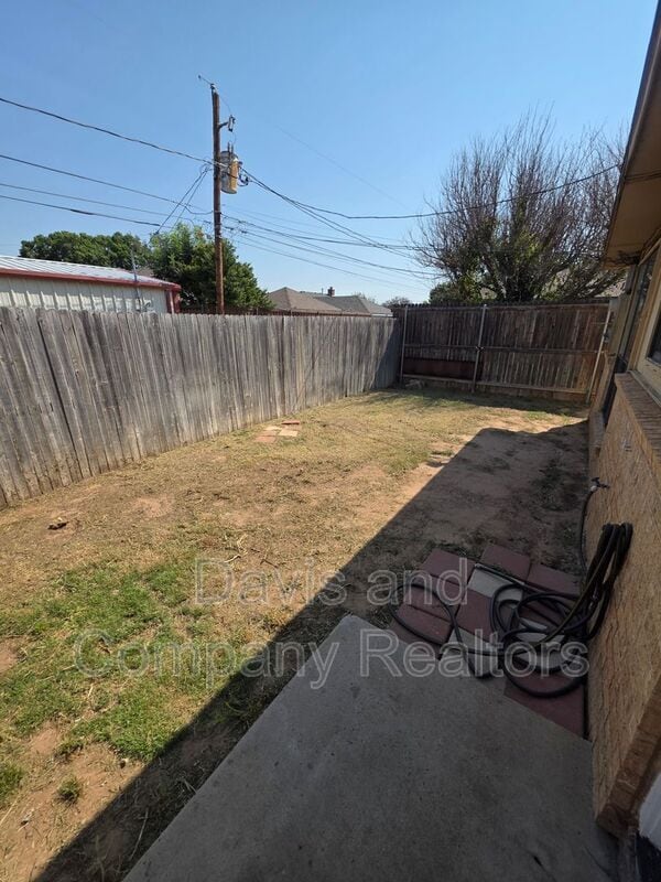 Building Photo - 4412 St Andrews Dr