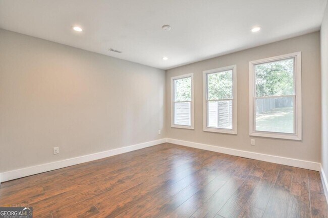 Building Photo - 1391 Kennesaw Dr NW