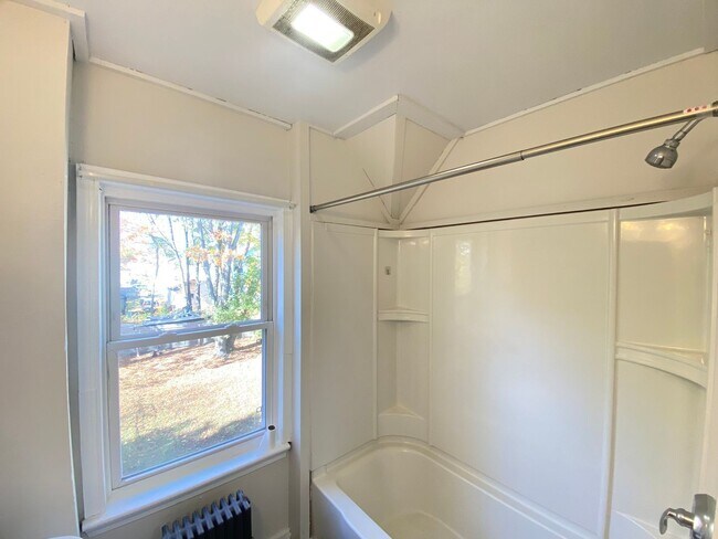 Building Photo - 348 Portland St