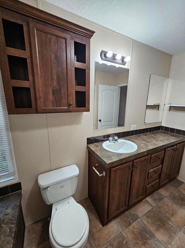 Building Photo - 8415 Verano St