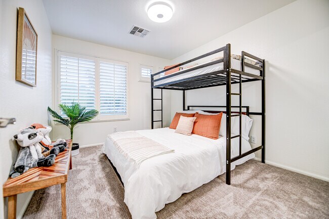 Bedroom 4 - 4222 E Bonanza Rd