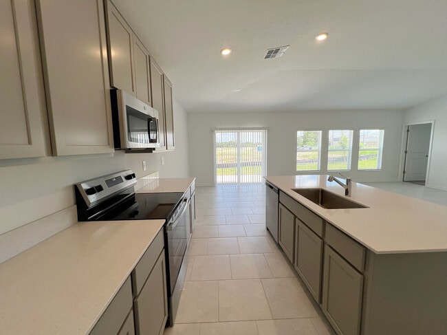 Building Photo - 317 Singing Sands Cir