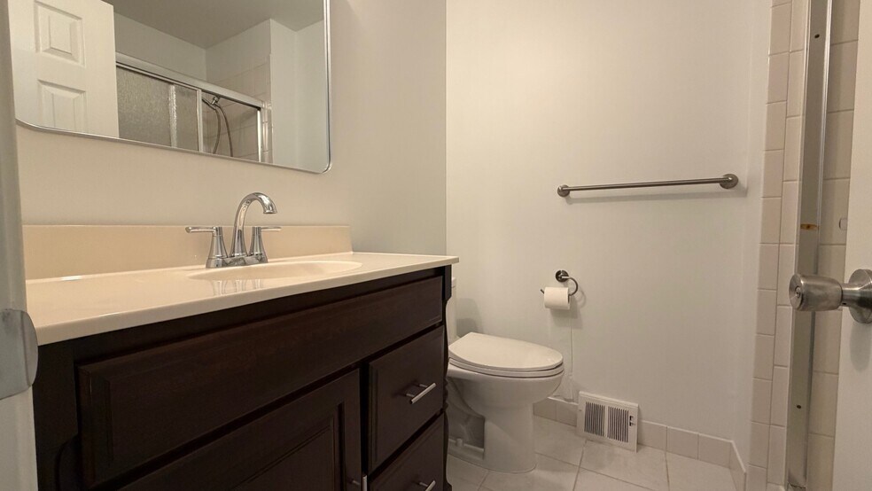 Building Photo - 4124 Salford Ct