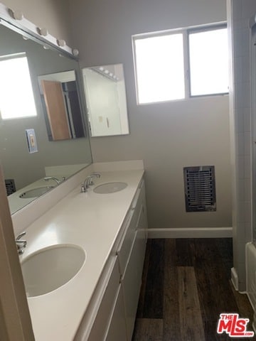 Building Photo - 1315 N Poinsettia Pl