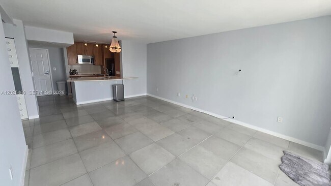 Building Photo - 1155 Brickell Bay Dr