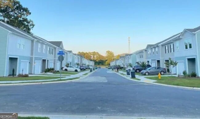 Building Photo - 337 Penn Sta Wy