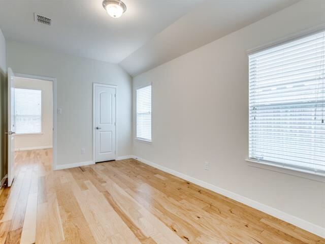 Building Photo - 954 Pheasant Dr