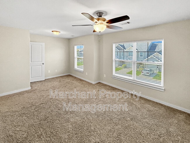 Building Photo - 766 Elmbrook Dr