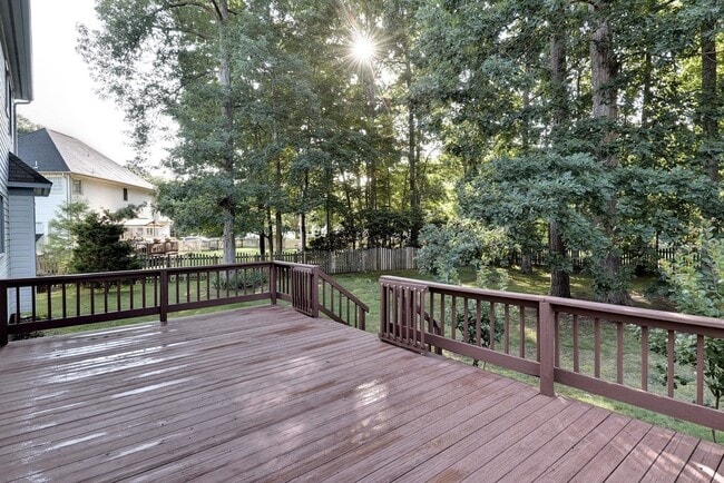 Building Photo - Updated & Spacious Home in Wythe Creek Farms