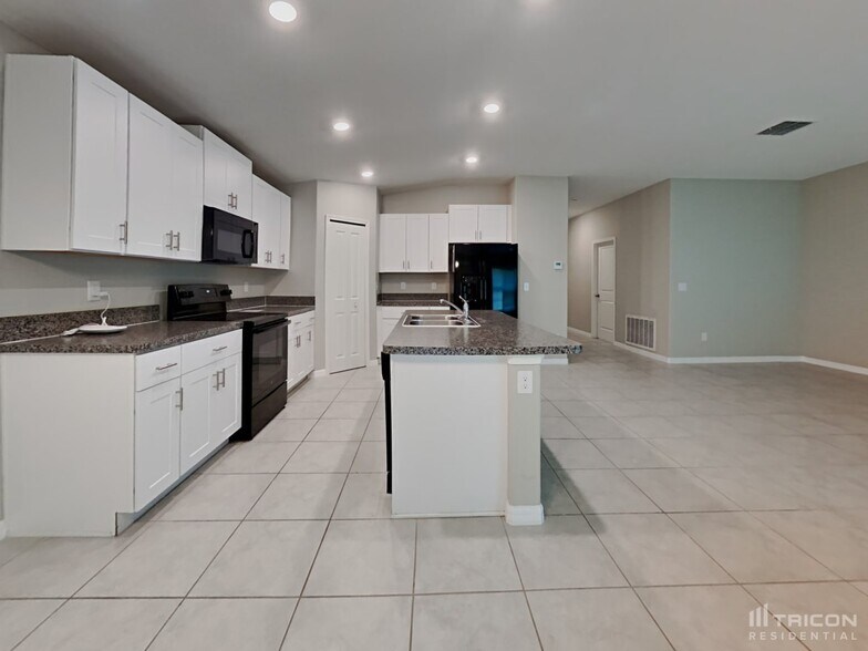 Building Photo - 4128 Salt Springs Ln