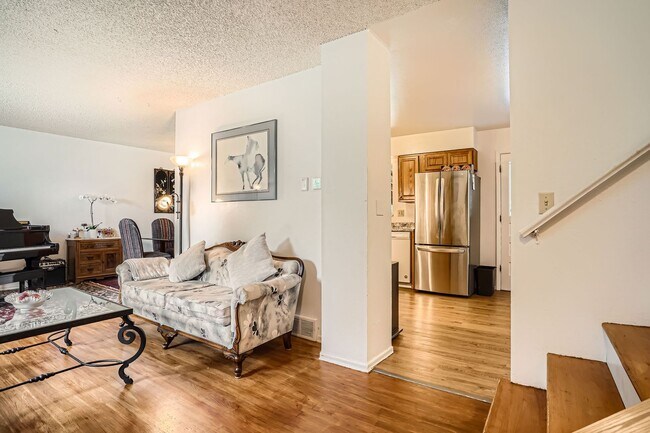 Building Photo - Piano & Pines 3 BDR Retreat