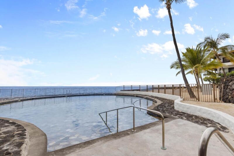 Building Photo - 75-6082-6082 Ali‘i Dr