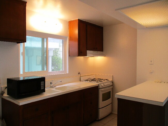 Building Photo - 112 Avenida Pelayo