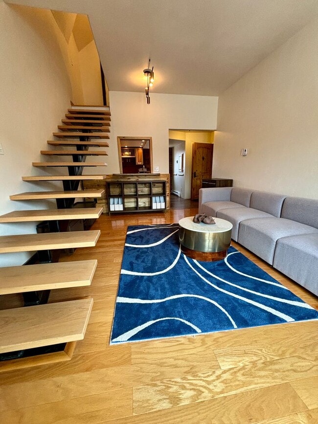 Building Photo - 1 Bed 1 Bath Condo in the heart of Down Town!