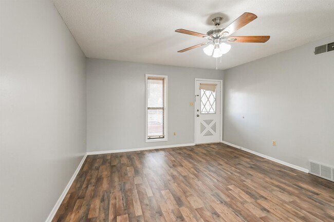 Building Photo - 4332 Thistleway Dr