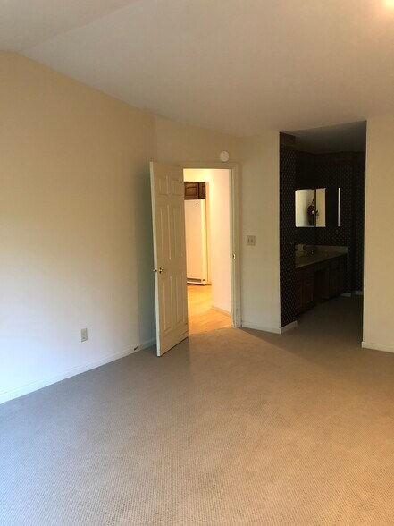 Building Photo - 11117 Jardin Pl