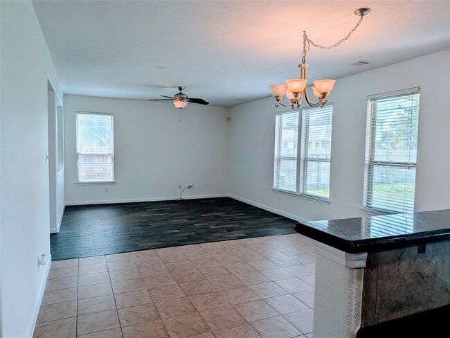 Building Photo - 1615 Bel Riposo Ln
