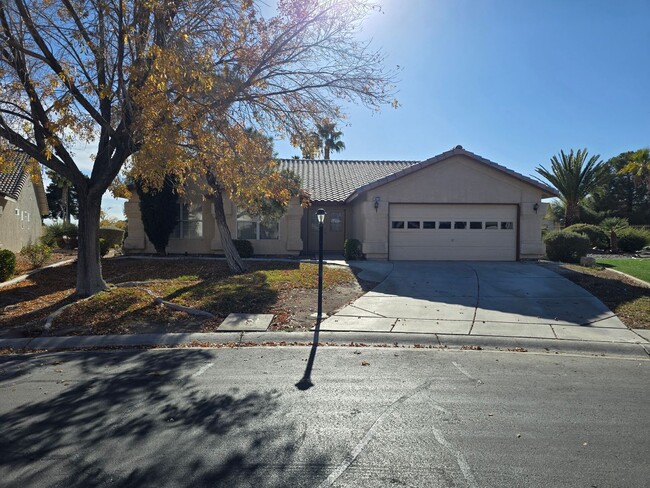 Primary Photo - GUARD GATED SINGLE STORY HOME WITH FENCED ...