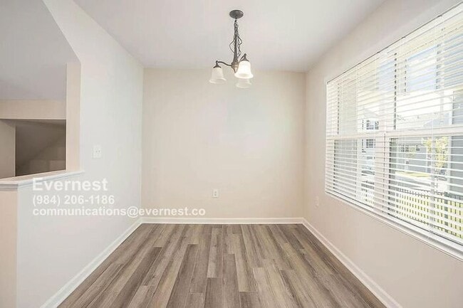 Building Photo - 3003 Soft Breeze Dr