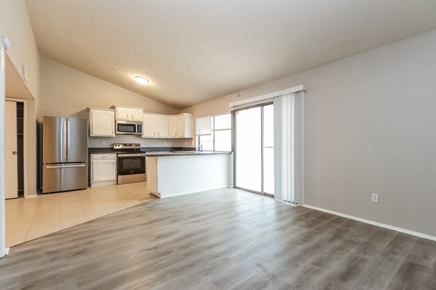 Building Photo - 22730 Hawkwood Dr