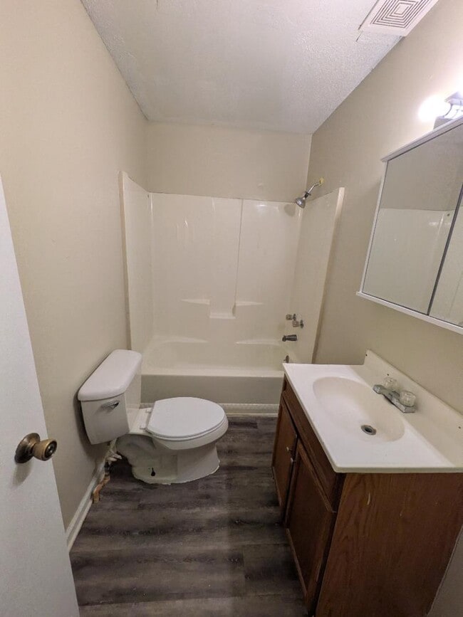 Building Photo - 1001 S Pittenger Rd