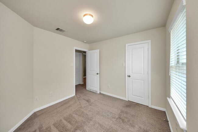 Building Photo - 1715 Ryon Falls Dr