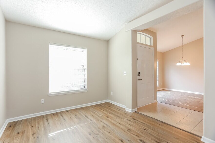 Building Photo - 12259 Captiva Bluff Rd