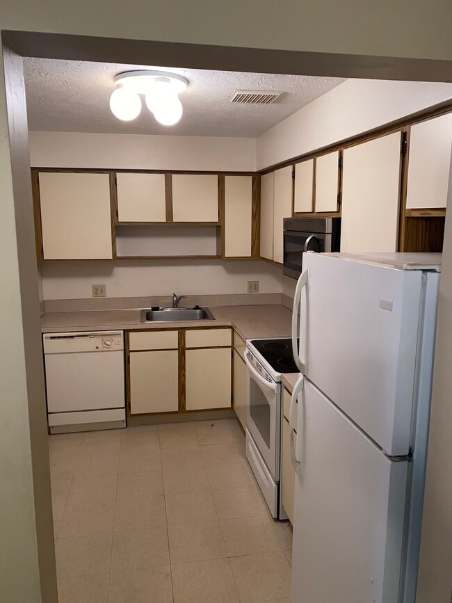 Building Photo - 6515 Princeton Ct