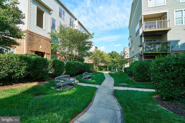 Building Photo - 10353 Sager Ave
