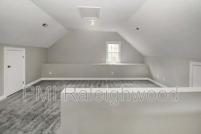 Building Photo - 301 Perry Creek Dr