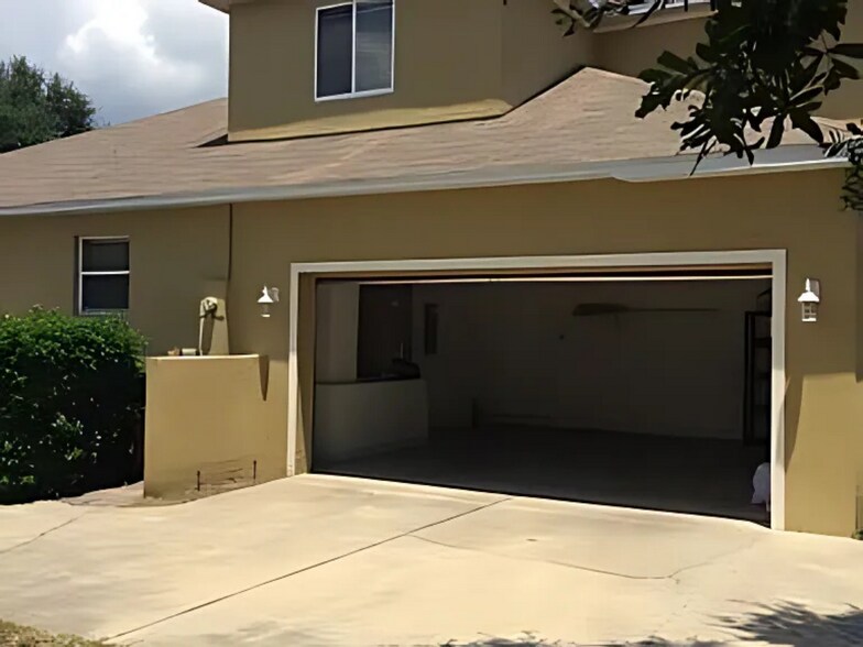 Building Photo - 554 Hiawatha Palm Pl