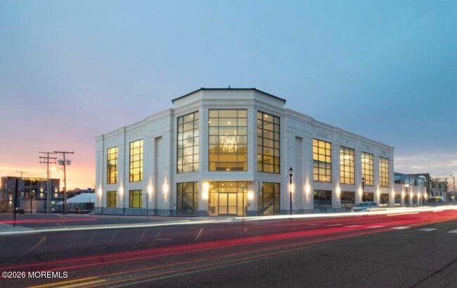 Building Photo - 464 2nd Ave