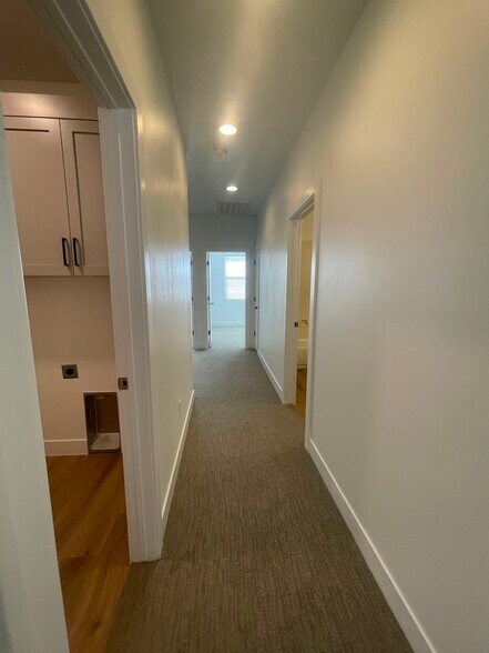 Building Photo - 2671 E Wake Forest Ln