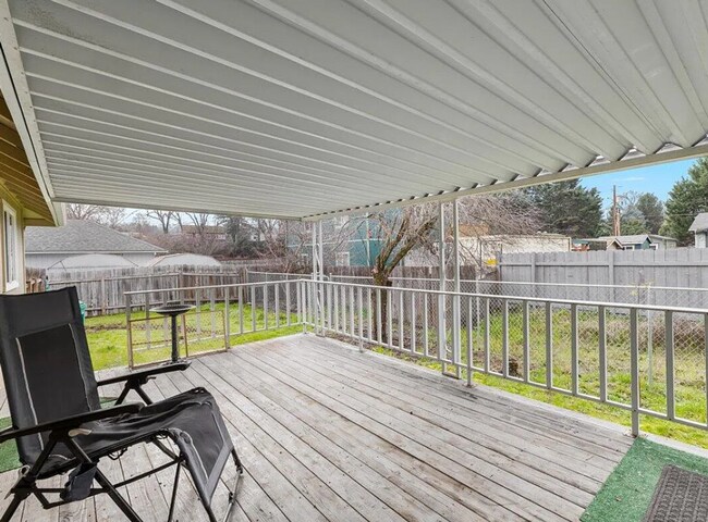 Building Photo - 3BED2BATH - NEWLY REMODELED, 2CAR GARAGE, LARGE FENCED YARD, WASHER/DRYER