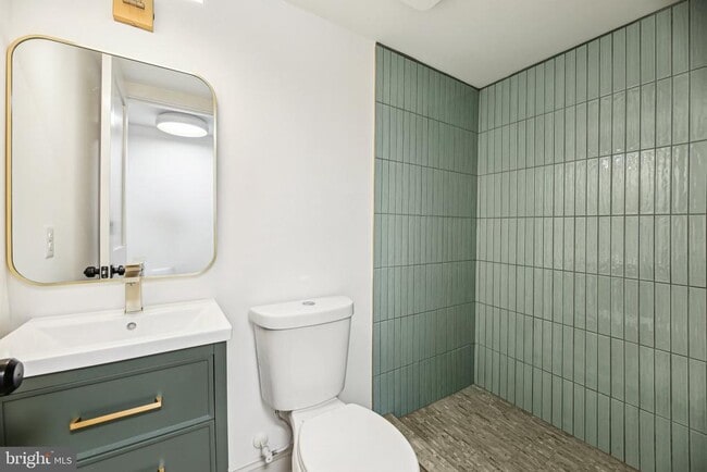 Building Photo - 3348 Chestnut Ave