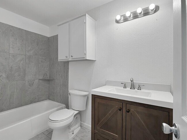 Building Photo - 403 Fantail Loop