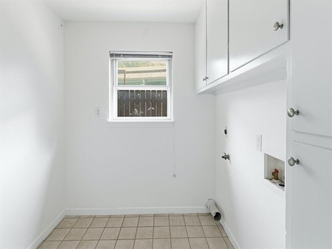 Building Photo - 7600 Shoal Creek Blvd