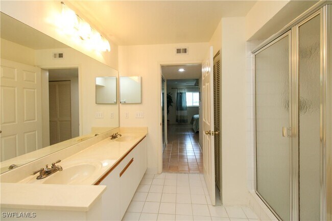 Building Photo - 333 Sunrise Cay