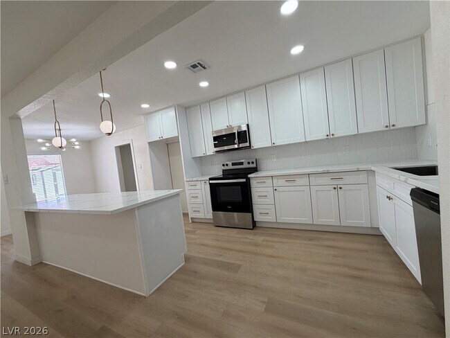 Building Photo - 1317 Pyramid Dr