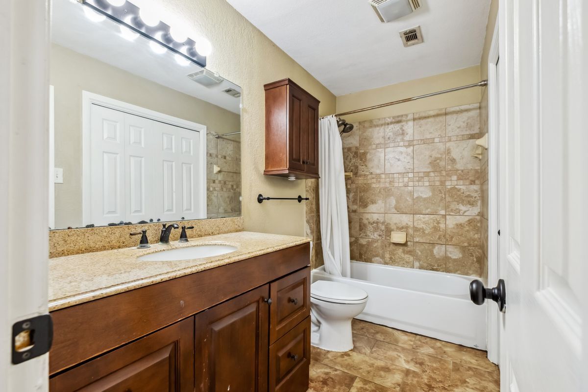 Building Photo - 1608 Pecan Chase Cir