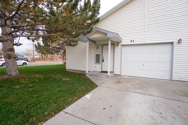 Building Photo - 82 3rd St