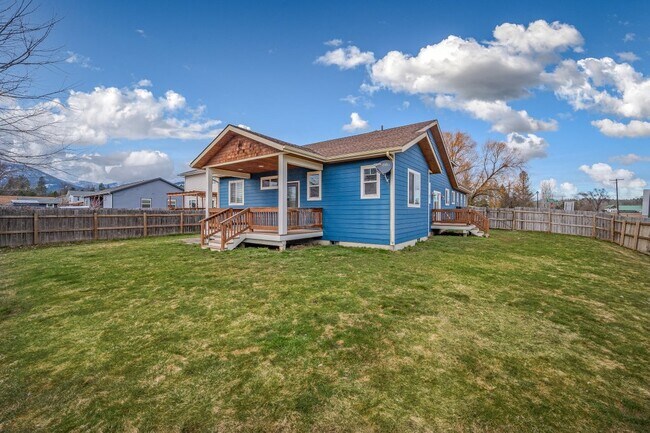 Building Photo - 100 Rebeccas Way