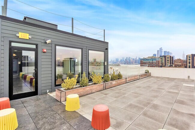 Building Photo - 1424 Adams St