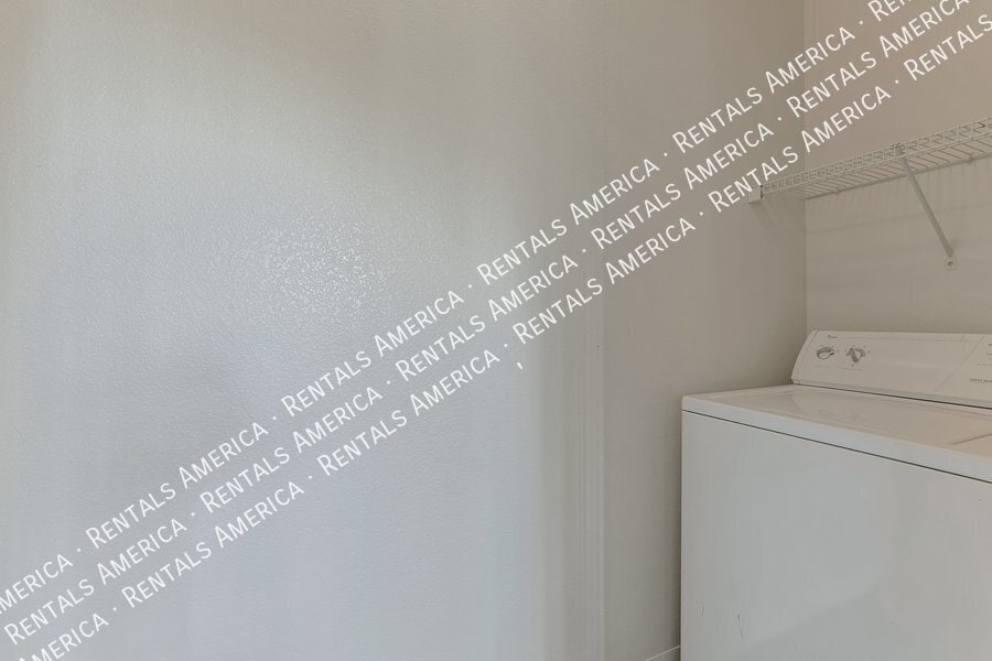 Building Photo - 1941 S Pierpont